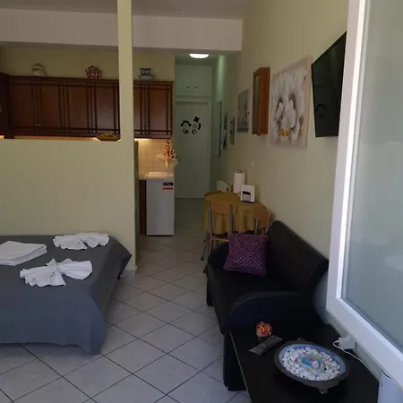 Summerandros Pefkakia * Ándros