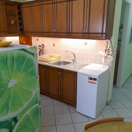 Summerandros Pefkakia Apartament *