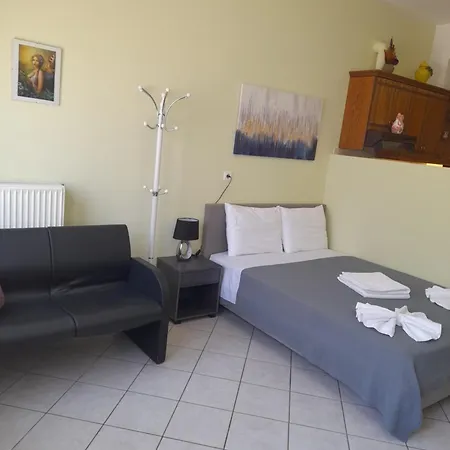 Summerandros Pefkakia