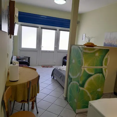 Summerandros Pefkakia Apartament *