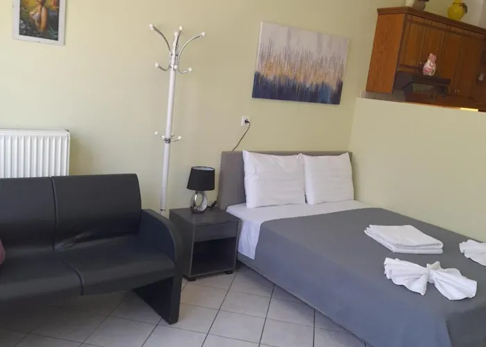 Summerandros Pefkakia